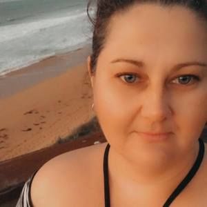 Meet your Posher, Ebony